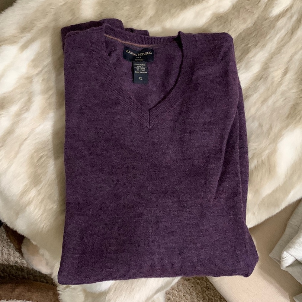 Banana Republic V-neck marino wool sweater